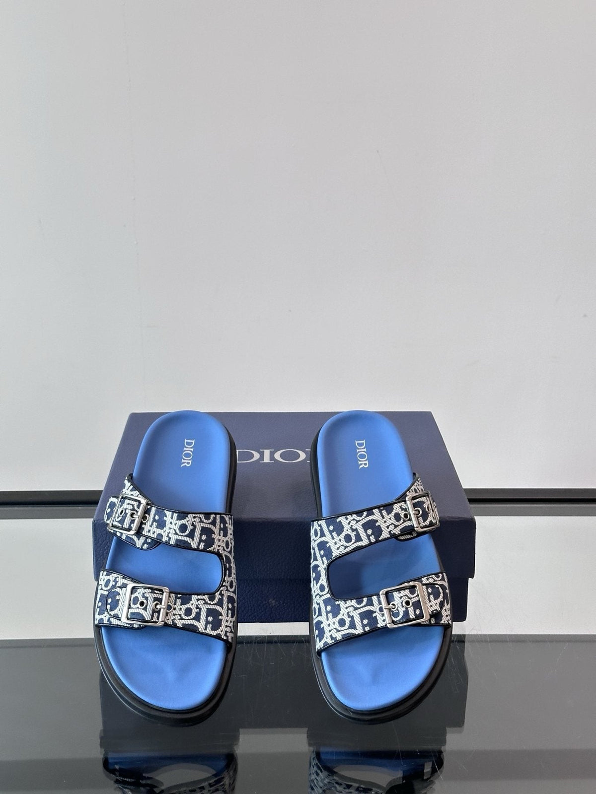 Dior Men's Patterned Buckle Slide Sandals - Textured Outsole